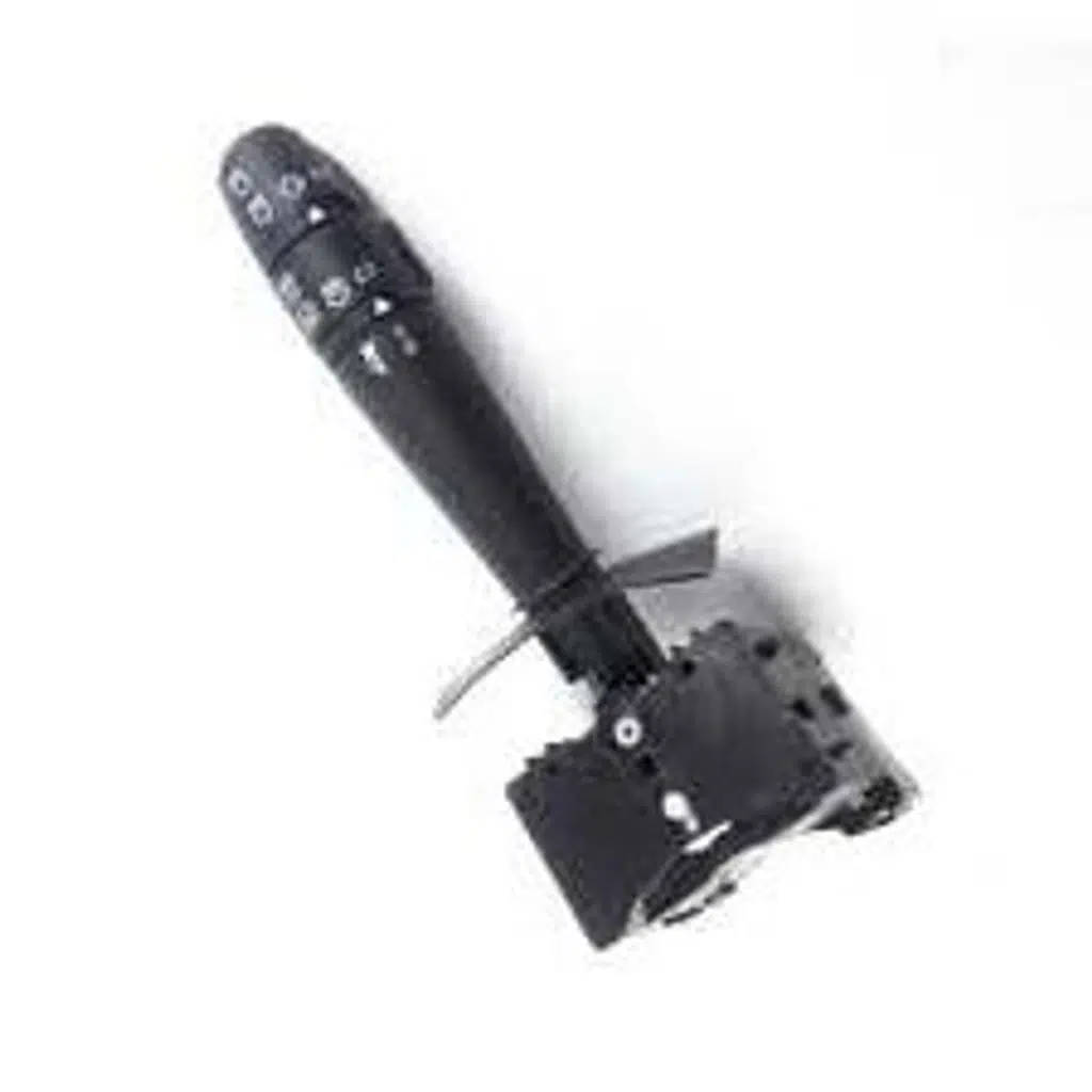 FAR+KORNA+SİNYAL KOLU (Ön / Arka Sis lambasi fonksiyonu ile) DACIA LOGAN-SANDERO 1.2-1.4-1.6-1.5 DC İ 2009- (1 AD )